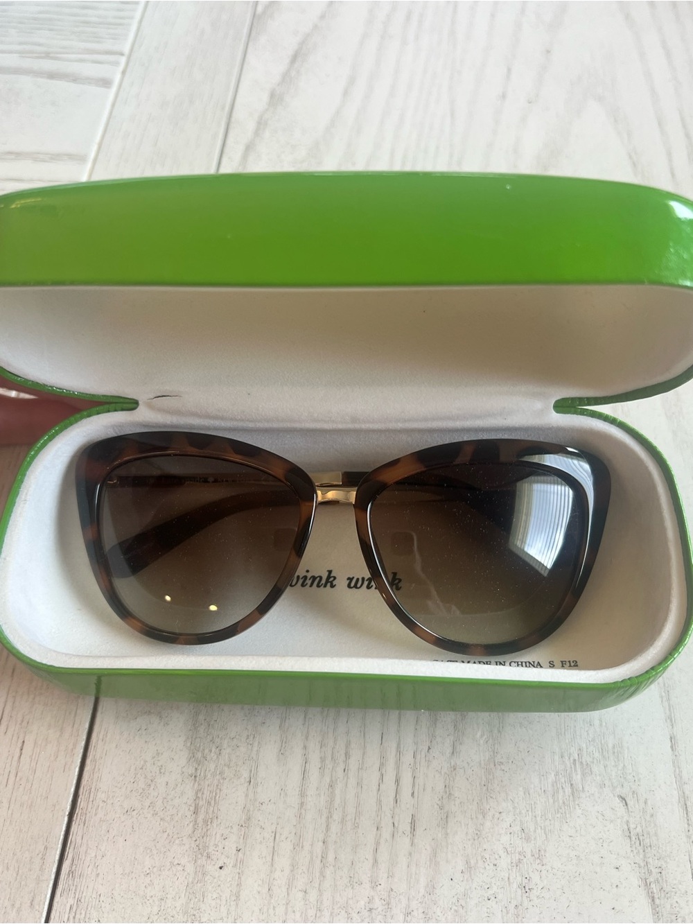 Kate Spade “Cissy” Tortoiseshell Cat-Eye Sunglasses -NWOT with Case! - Picture 6 of 6